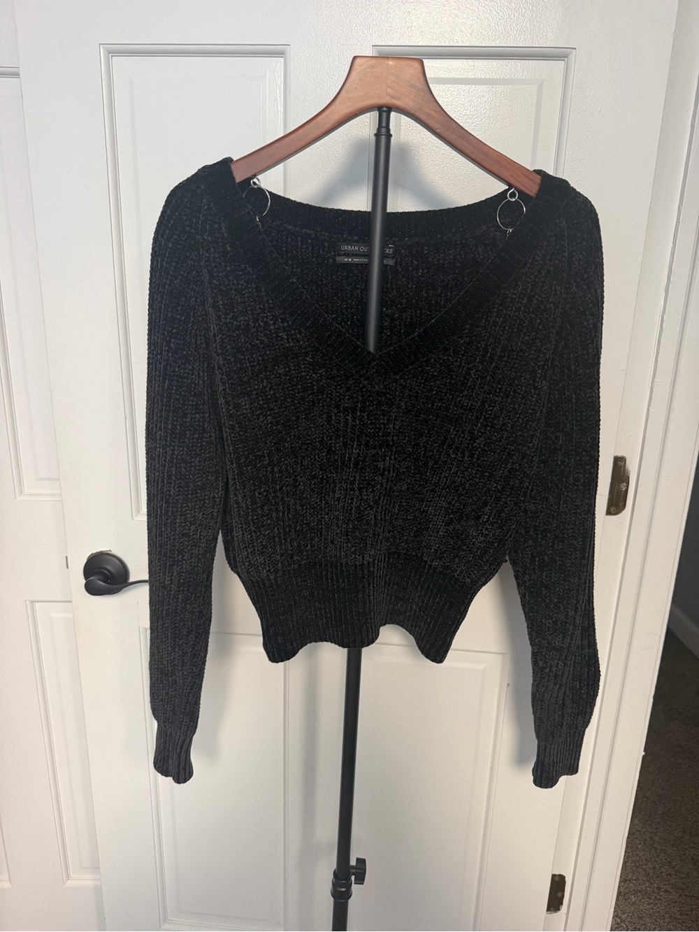 Urban Outfitters Black V-Neck Pullover Sweater Medium